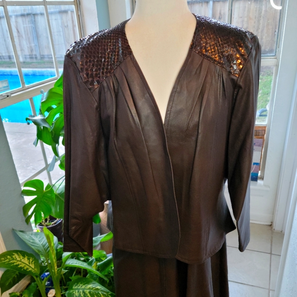 Isadora Paris vintage  two piece leather skirt set sz M